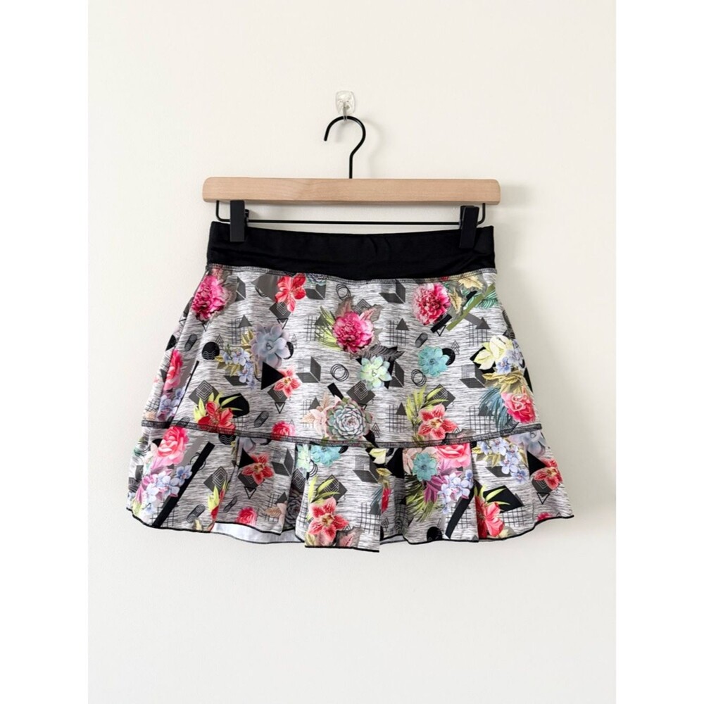 Sofibella Tennis Skirt/ Skort Mini Athletic in Black Gray Multi Floral Size XS